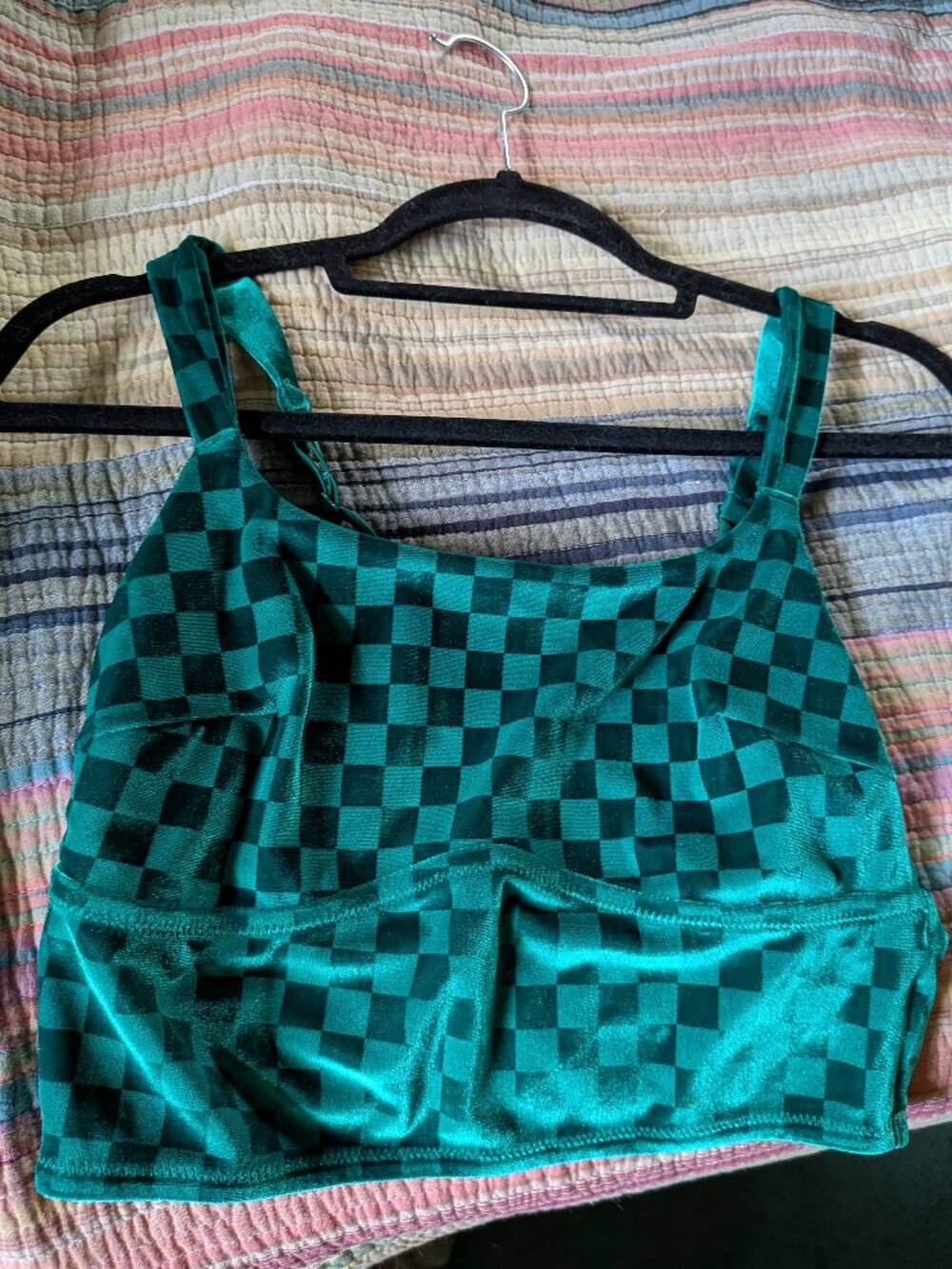 Colsie Green Checkered Velvet Crop Top, Size M